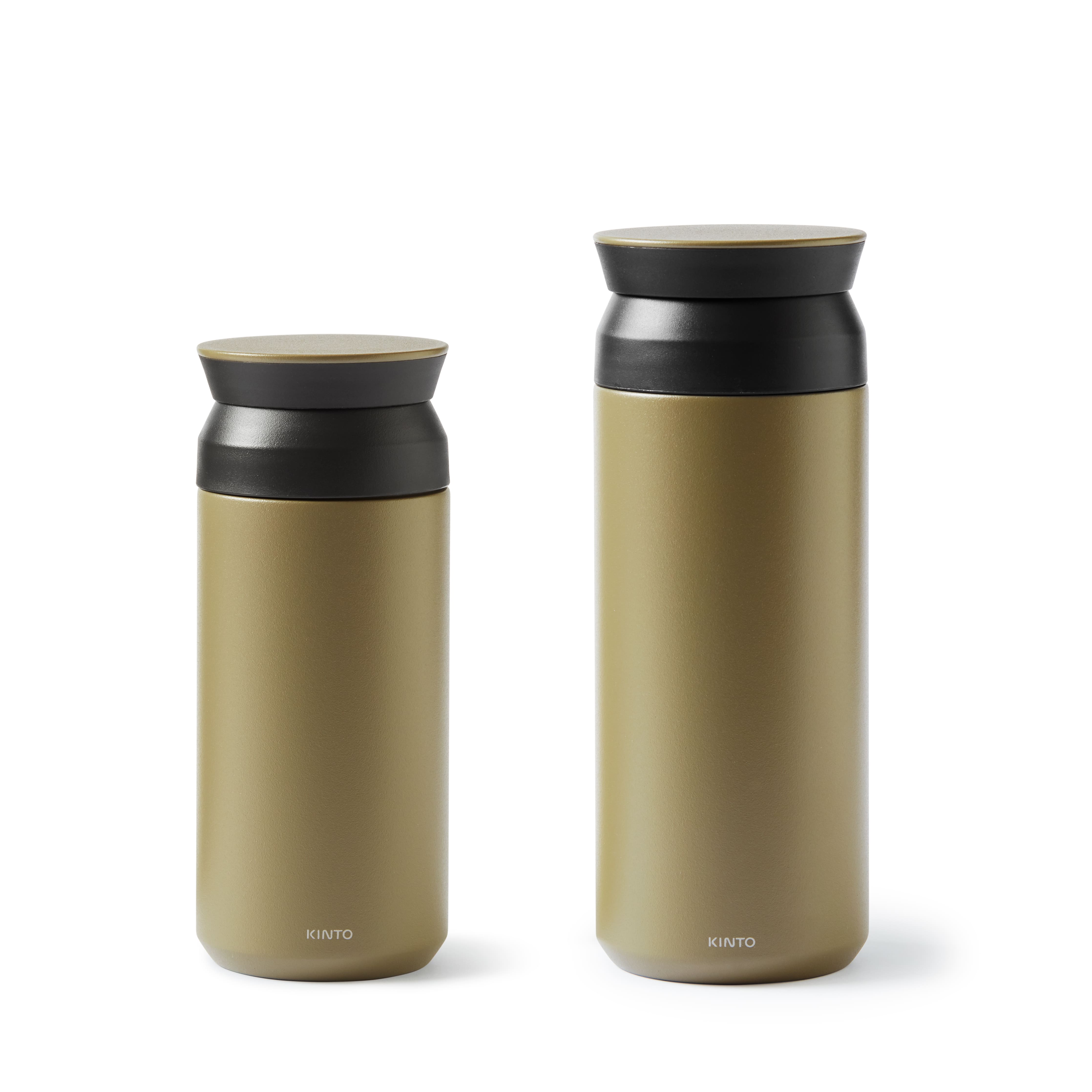 Frontaufnahme der Kinto Travel Tumbler Thermosflaschen in Khaki mit 350ml bzw. 500ml Füllmenge