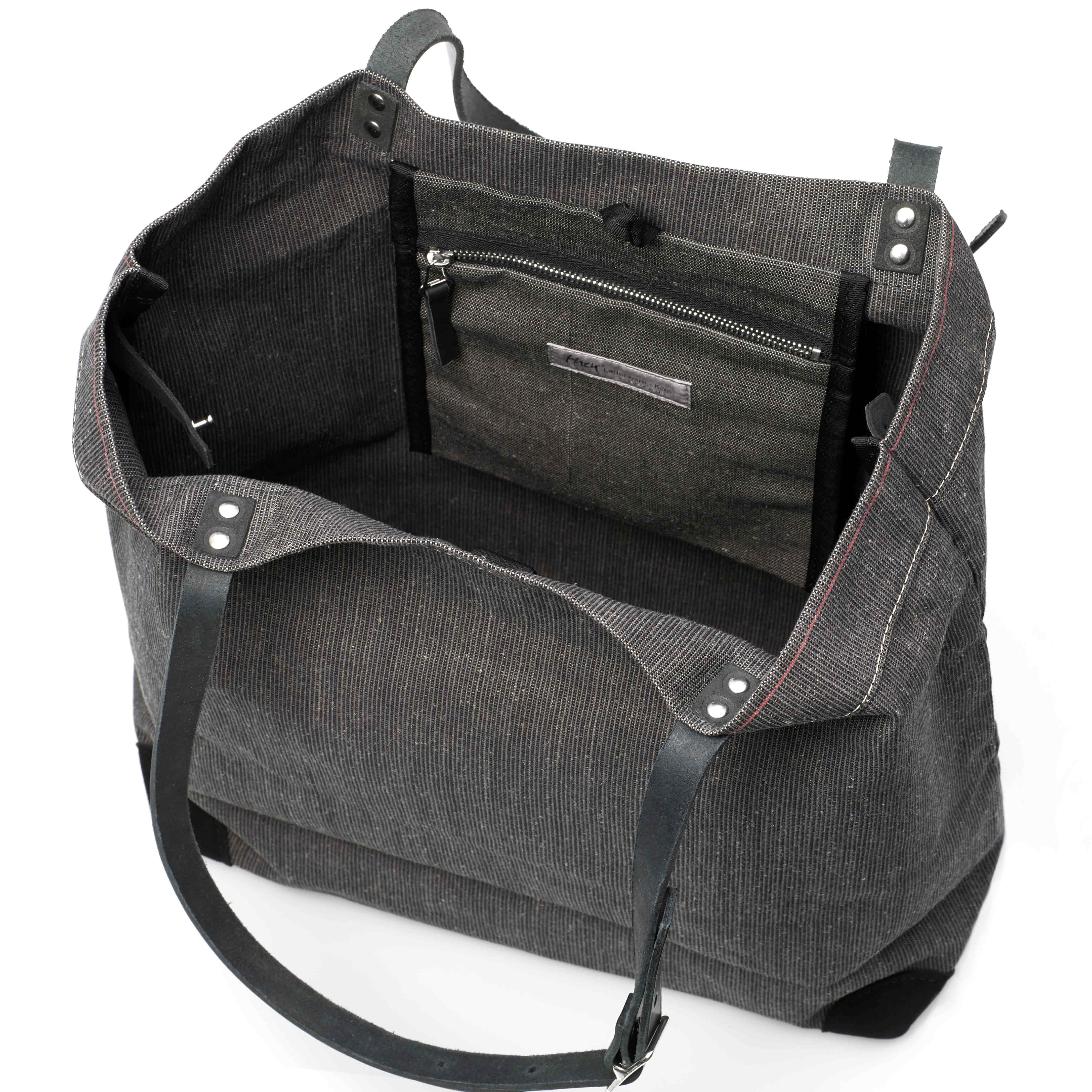 mood: Zweite Innenansicht der Tasche von oben mit Sicht auf den Boden