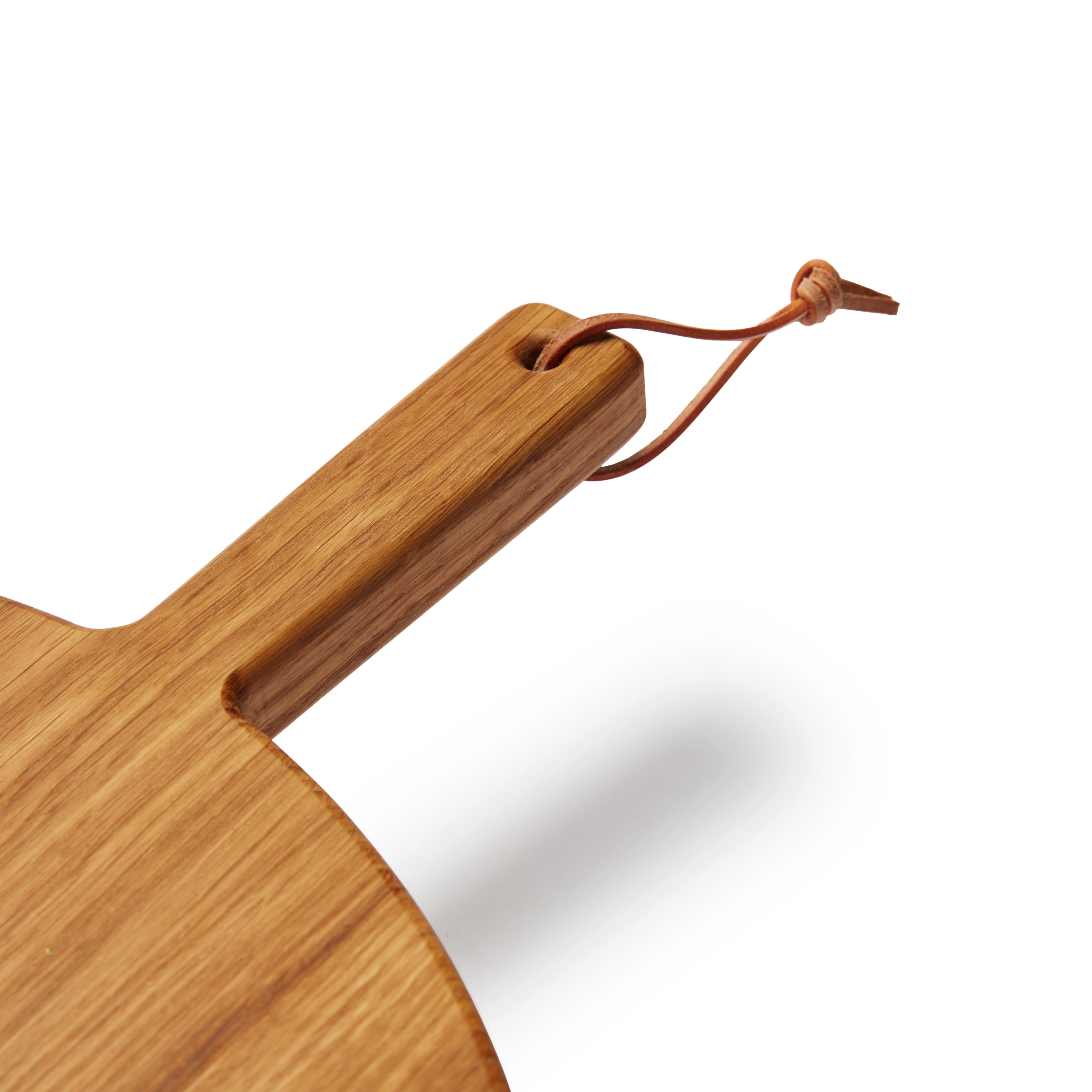 mood: Detailaufnahme des Griffes mit Lederband zum Aufhängen