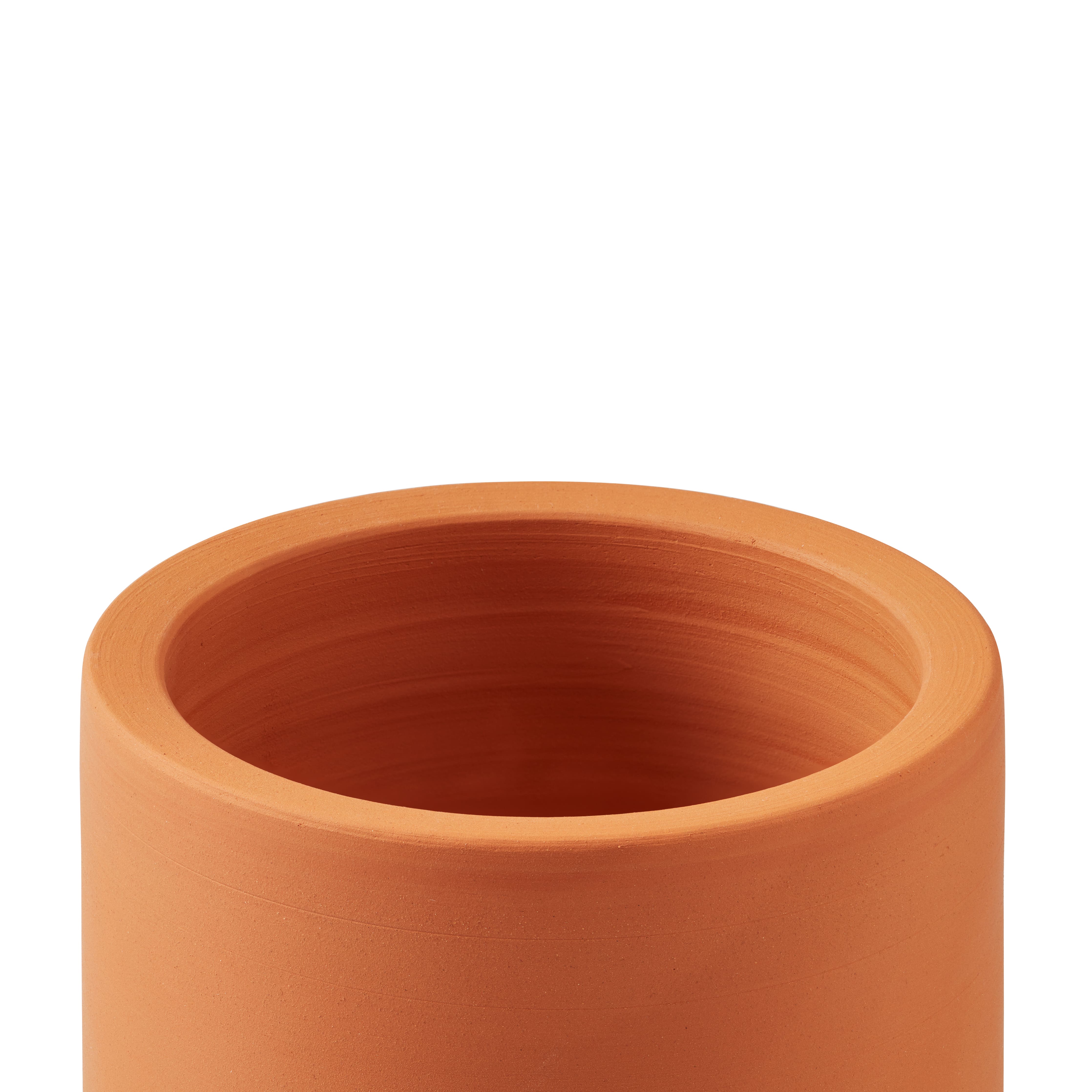 mood: Innenansicht des Weinkühler aus Terrakotta von Laurin Schaub für Slow Goods