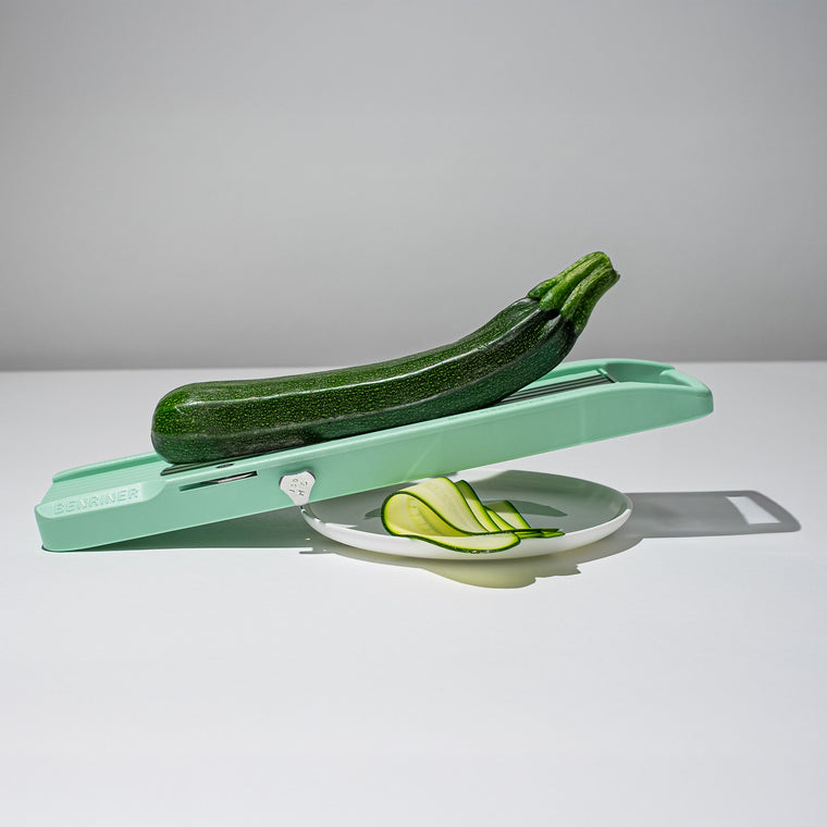Benriner_Japanische_Mandoline_B64_Moodbild_Verwendung