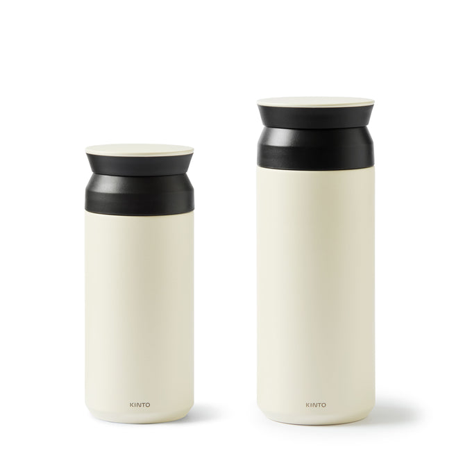 Frontaufnahme der Kinto Travel Tumbler Thermosflaschen in Weiss mit 350ml bzw. 500ml Füllmenge