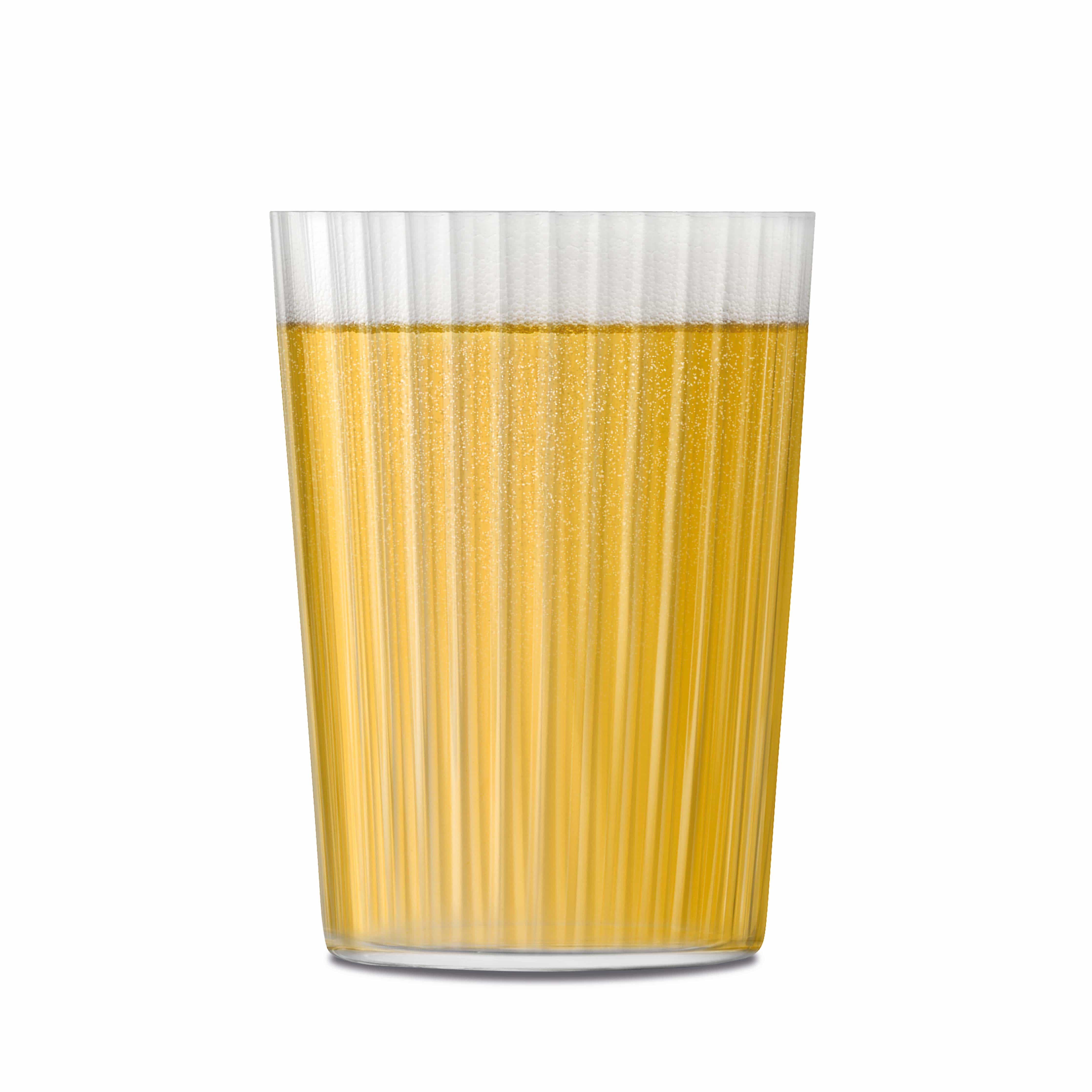 Geriffeltes Trinkglas Gio Line 490 ml von LSA gefüllt mit Bier