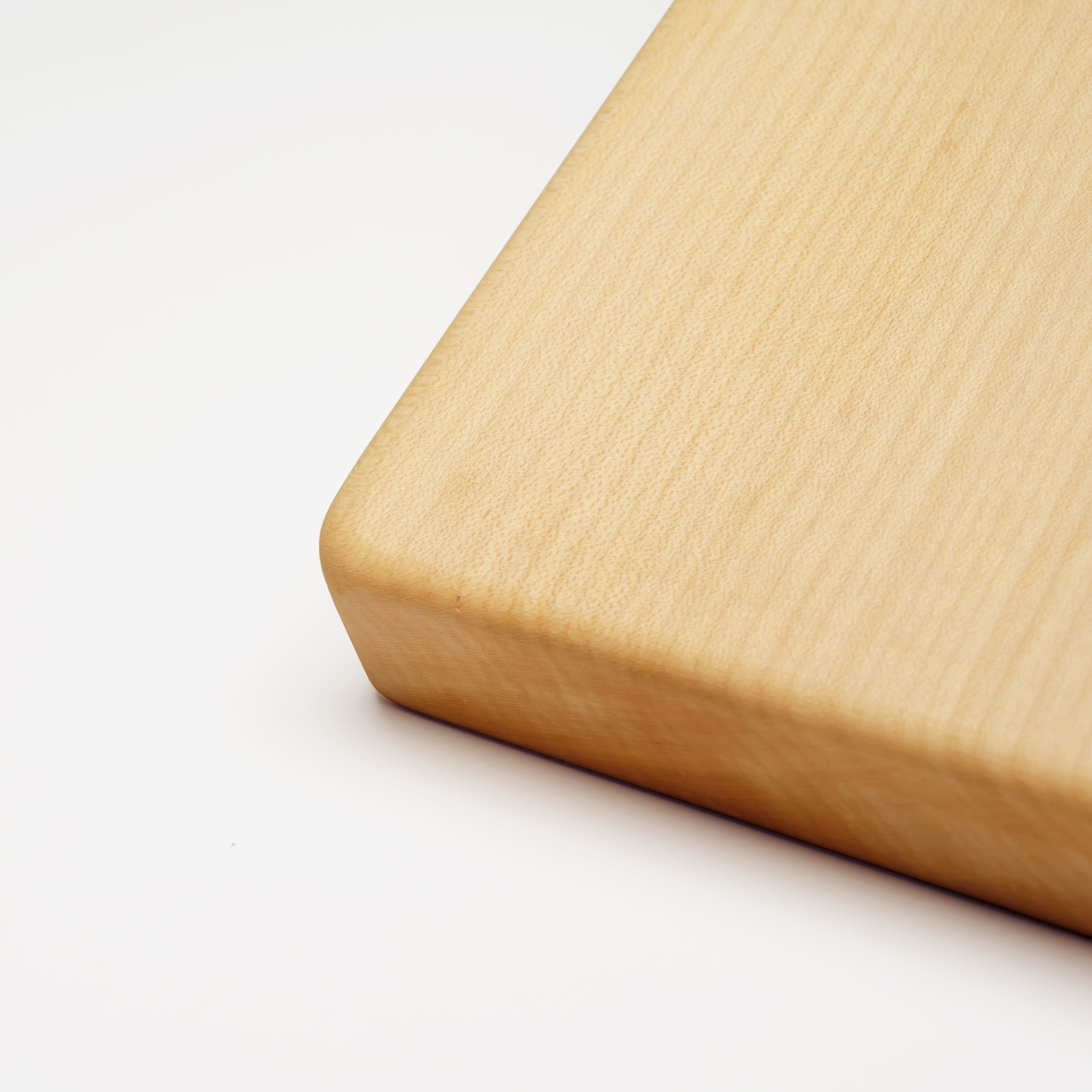 mood: Detailaufnahme der Holzmaserung des grossen Schneidbrett aus Ahorn 