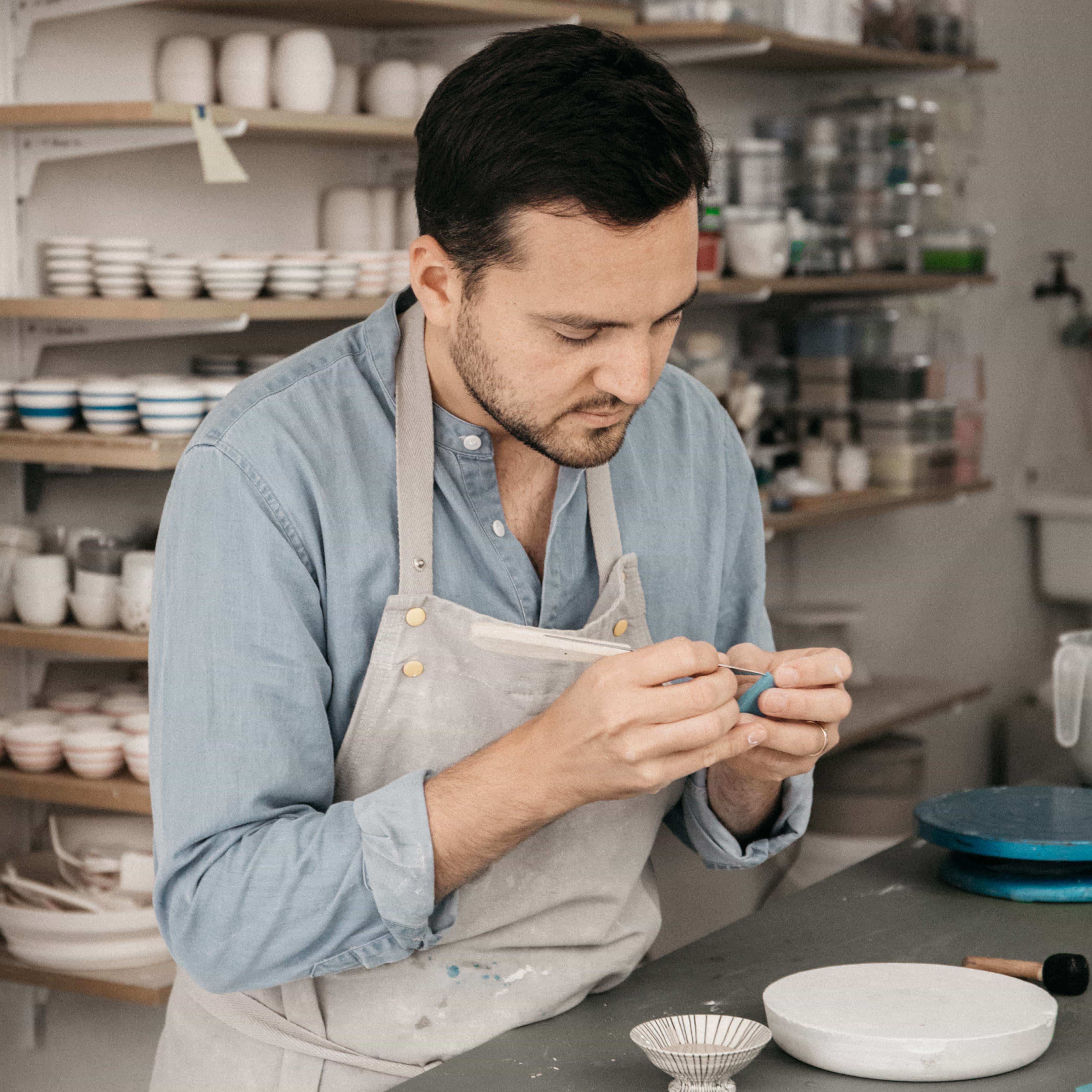 mood: Marcel Krummenacher in seinem Atelier bei der Arbeit